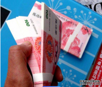 男子拆快递竟发现快递里面都是现